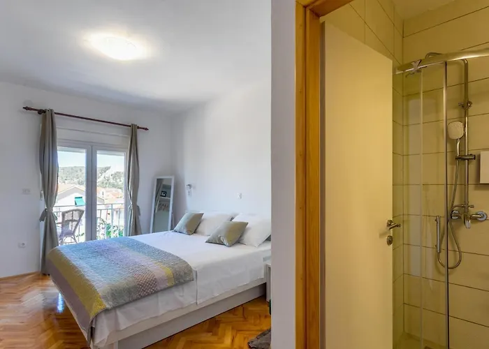 Luksa - Zf Hvar Hvar Town