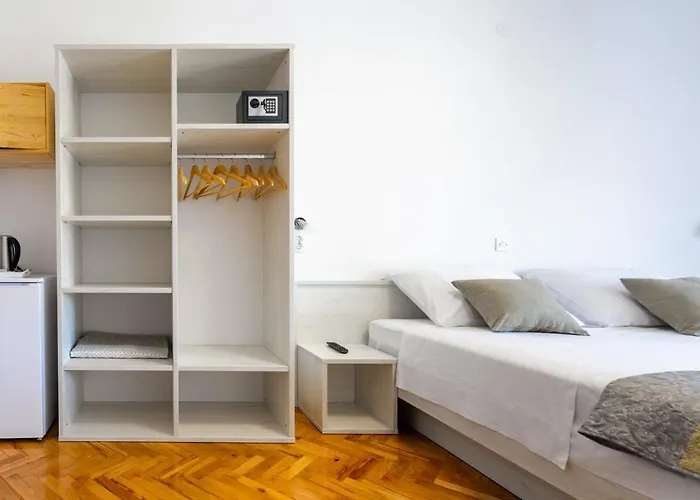 Luksa - Zf Hvar Apartmán *