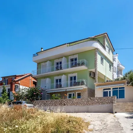 Апартаменти Luksa - Zf Hvar *