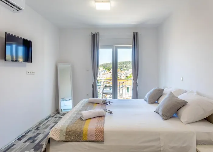 Luksa - Zf Hvar Apartment *