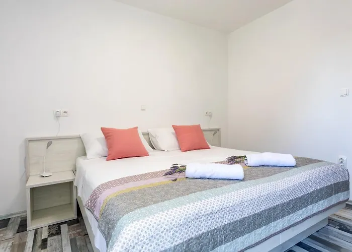 Luksa - Zf Hvar Hvar Town